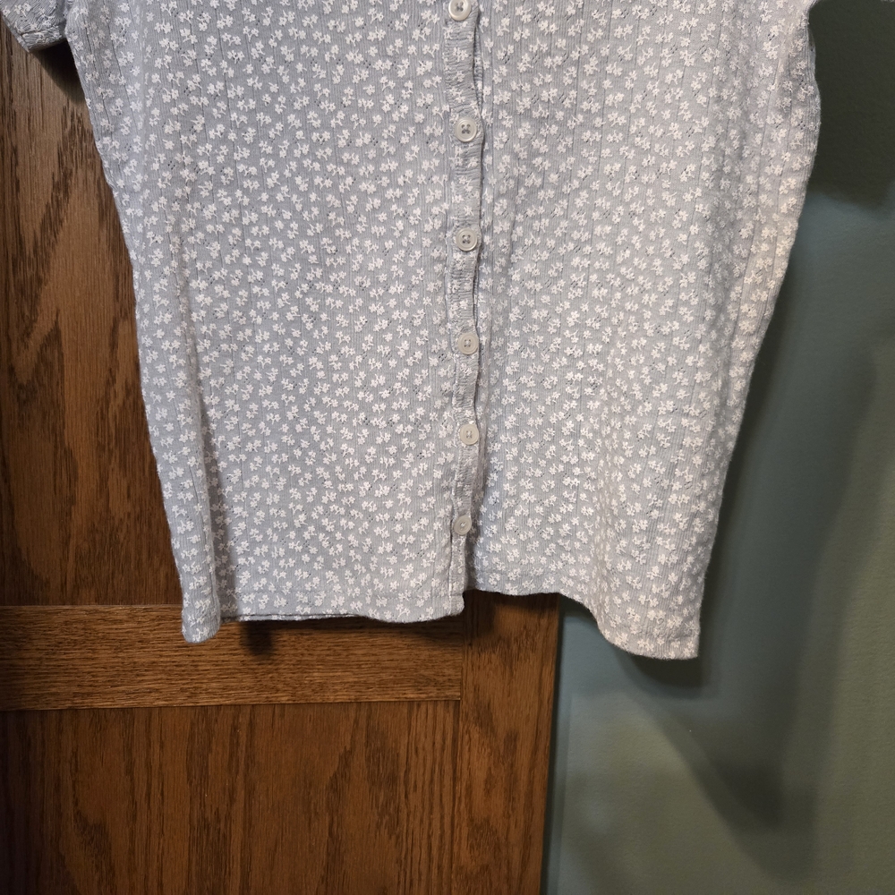 Brandy Melville Cream Fitted Button Down Shirt - Picture 5 of 15